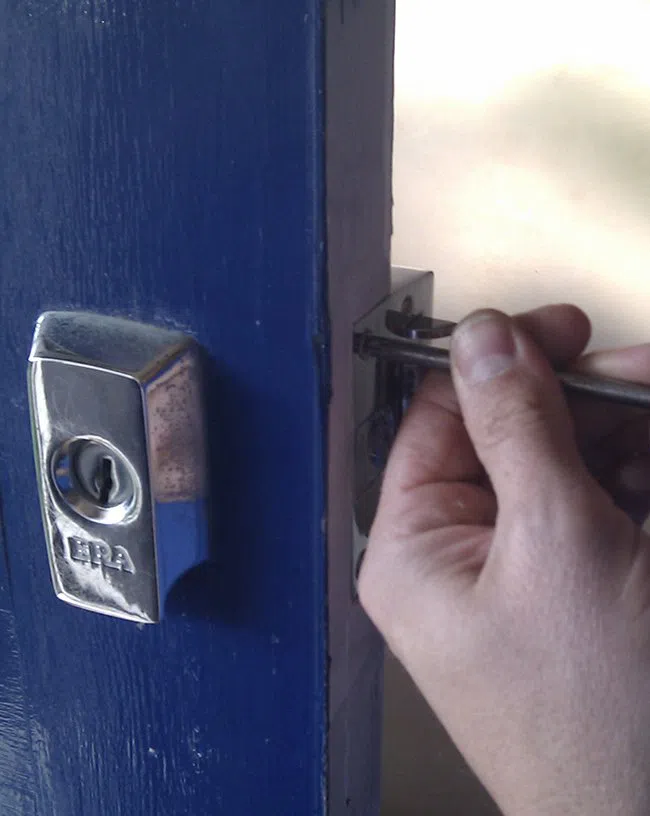 Lock Locksmith Tech Rochester, MI 248-509-0945 - locksmith-service